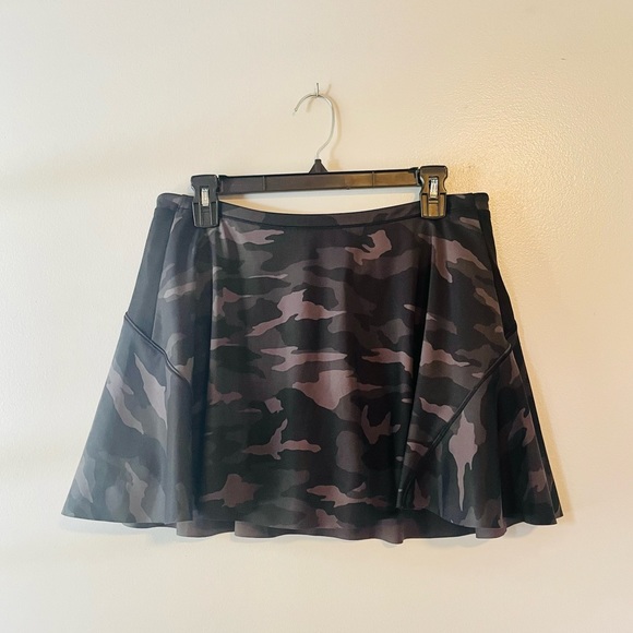 Athleta Matchpoint Skort - Picture 3 of 5